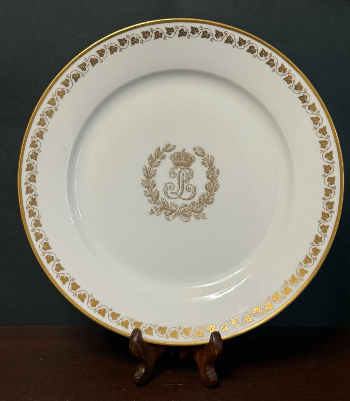 Plat à bibelots sectionnel 3 sections en pierre de lune opalescent Plat à bibelots sectionnel 3 sections en pierre de lune opalescent